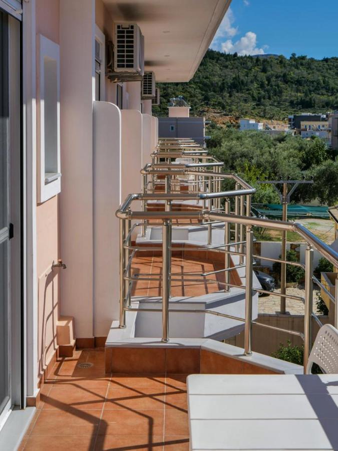 Himara Royal Hotel Exterior photo
