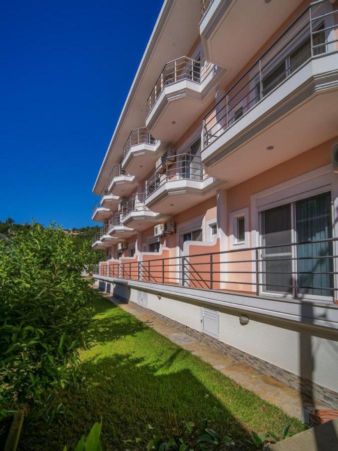 Himara Royal Hotel Exterior photo
