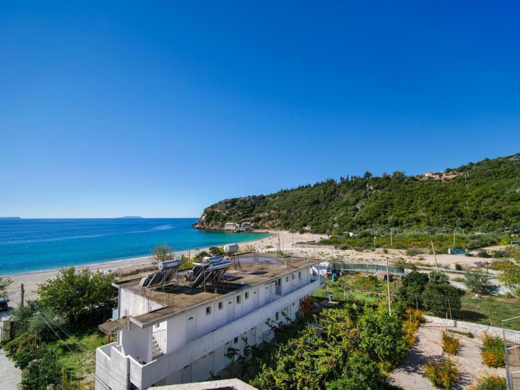 Himara Royal Hotel Exterior photo
