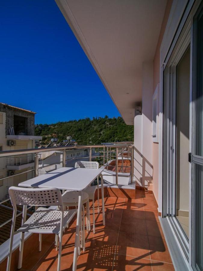 Himara Royal Hotel Exterior photo