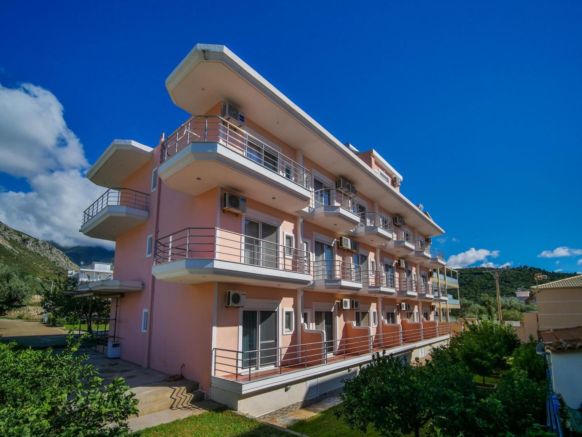Himara Royal Hotel Exterior photo